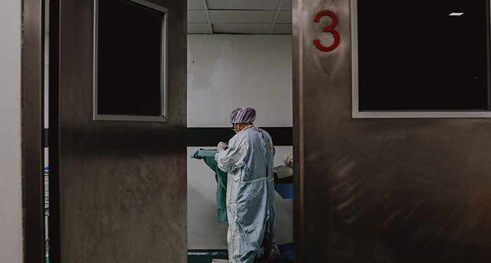 Pastor Who Would Not Wear Masks and Debunks Coronavirus Claims Is In ICU with COVID-19