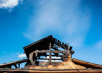 Properties Destroyed as Stubborn Wildfires rage in California; Firefighter Dies