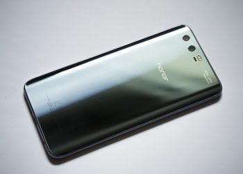 Huawei Plans to Sell Its Honor Phone Brand to Ensure Its Survival