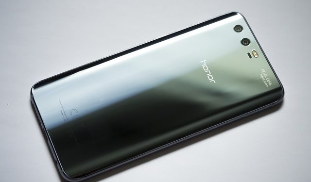 Huawei Plans to Sell Its Honor Phone Brand to Ensure Its Survival