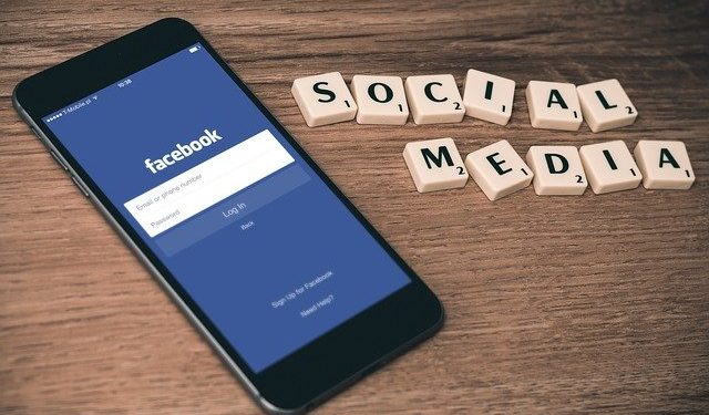 Facebook Launches Media Attack on Apple in Major Newspaper Outlets