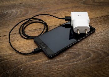 Xiaomi’s Mi 11 Will Be Sold without a Charger, Just Like Apple’s iPhone 12