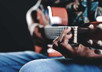 Study Shows Playing Music Improves Symptoms in Dementia Patients